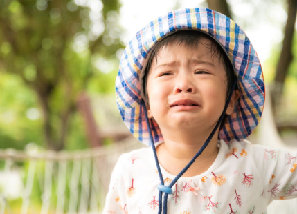 sad-little-cute-girl-crying-garden_
